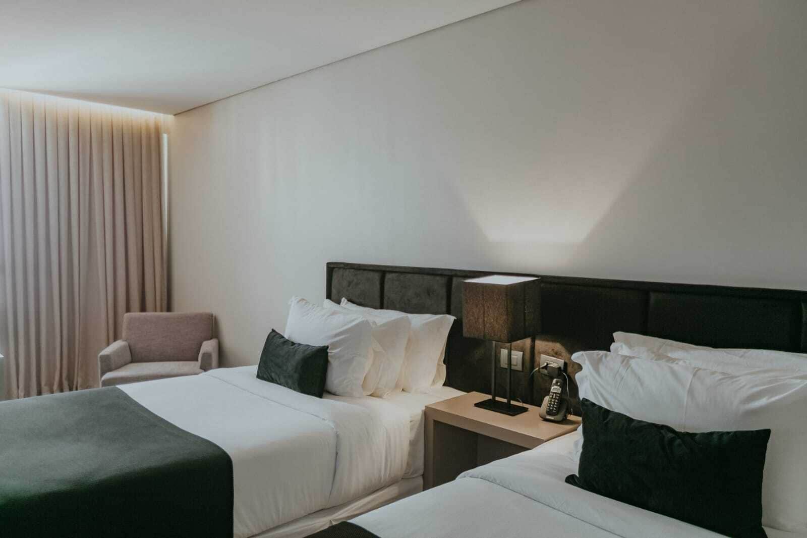 DELUXE, DOUBLE BED