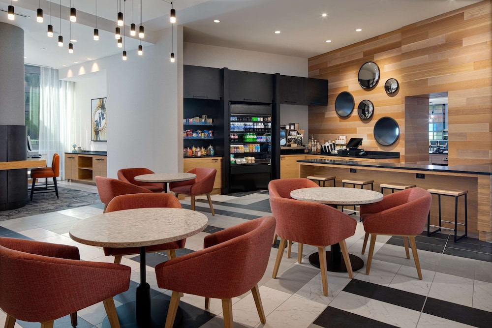 Hyatt Place Boston Seaport District 29/47