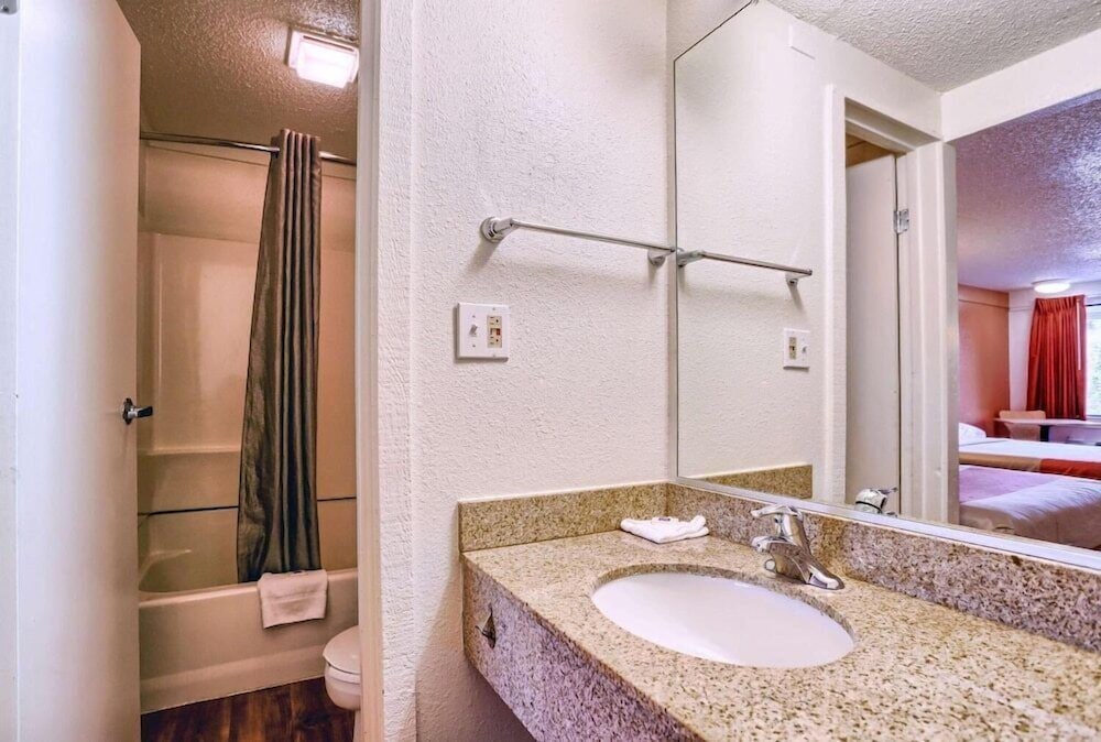 Motel6 Hagerstown, MD 28/36