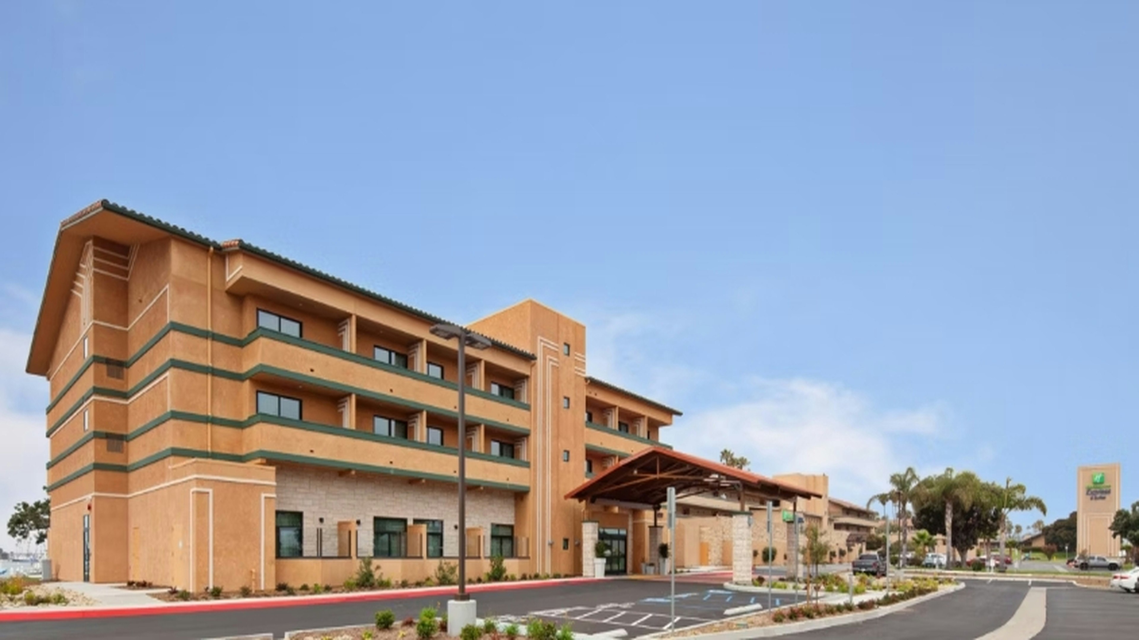 Holiday Inn Express Hotel Suites Ventura Harbor 5/69