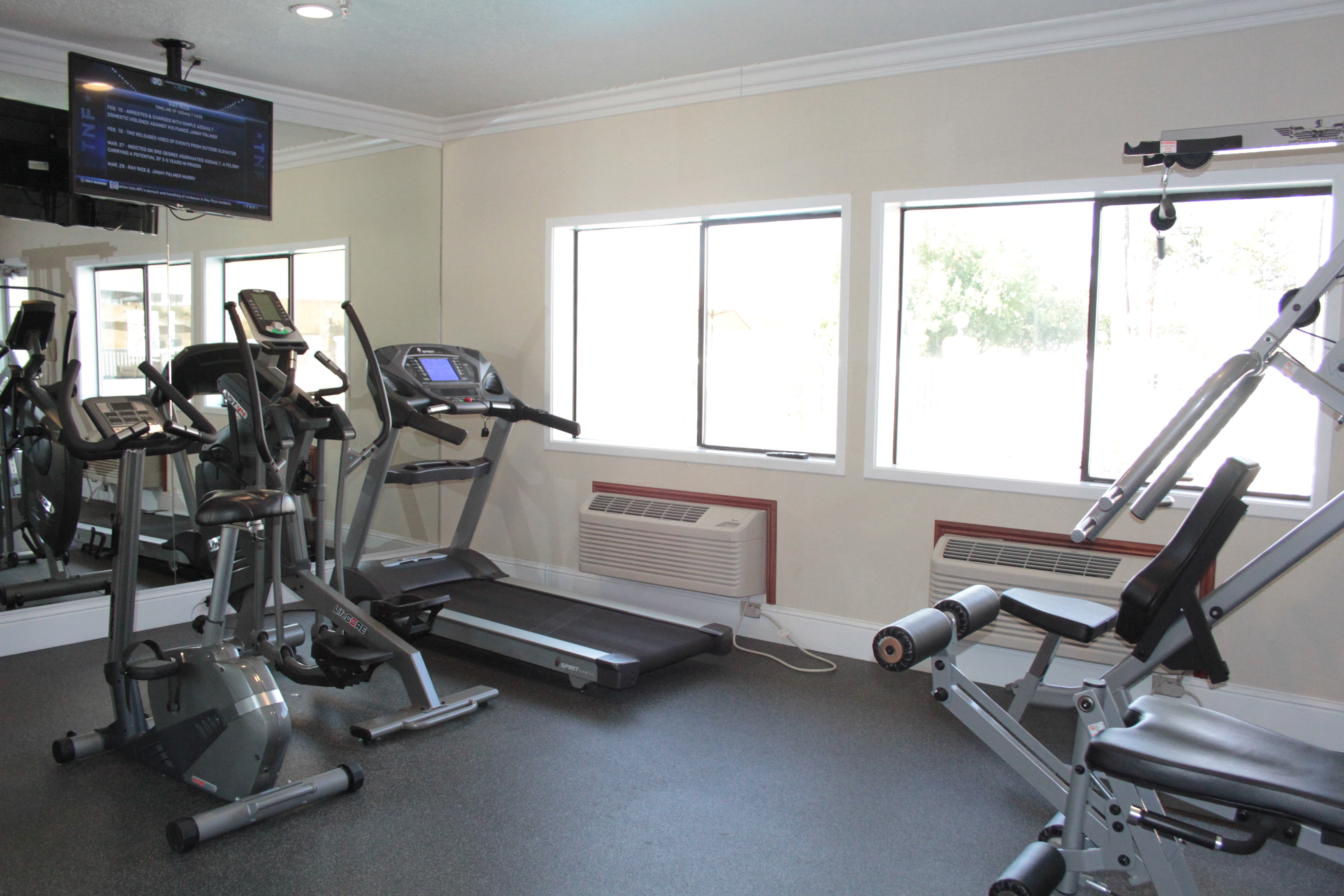 Holiday Inn Express Hotel & Suites Corning 30/45