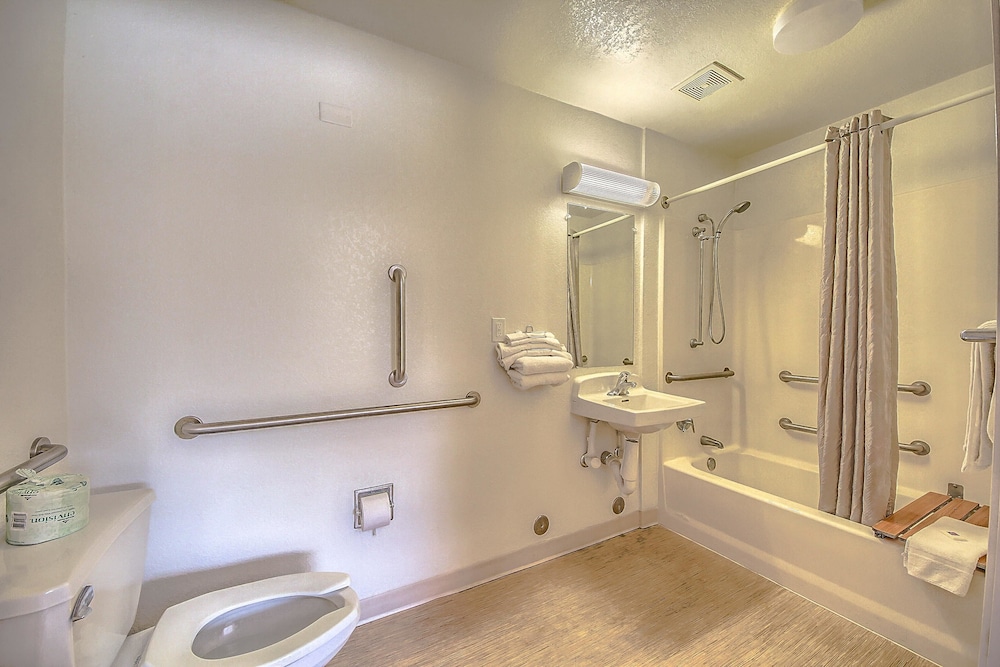 Motel6 San Antonio, TX - Six Flags Fiesta TX/La Cantera Area 41/44