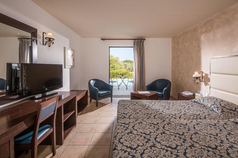 Superior, Double or Twin Bed, Shared Pool