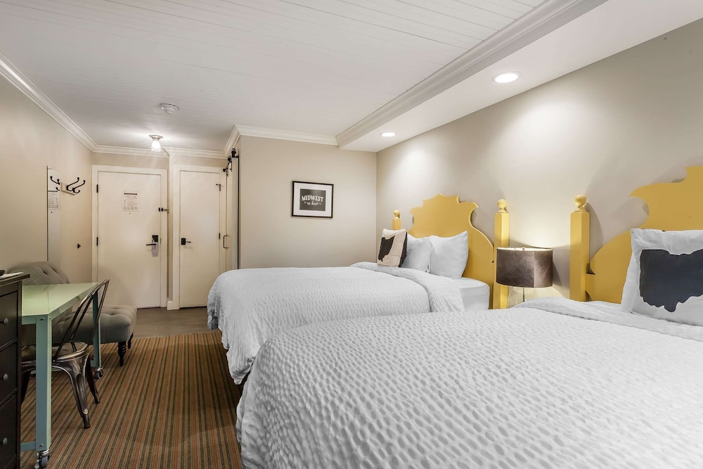 Aurora Inn Hotel And Event Center 19/45