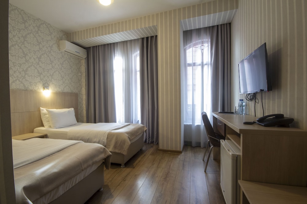STANDARD, TWIN BEDS