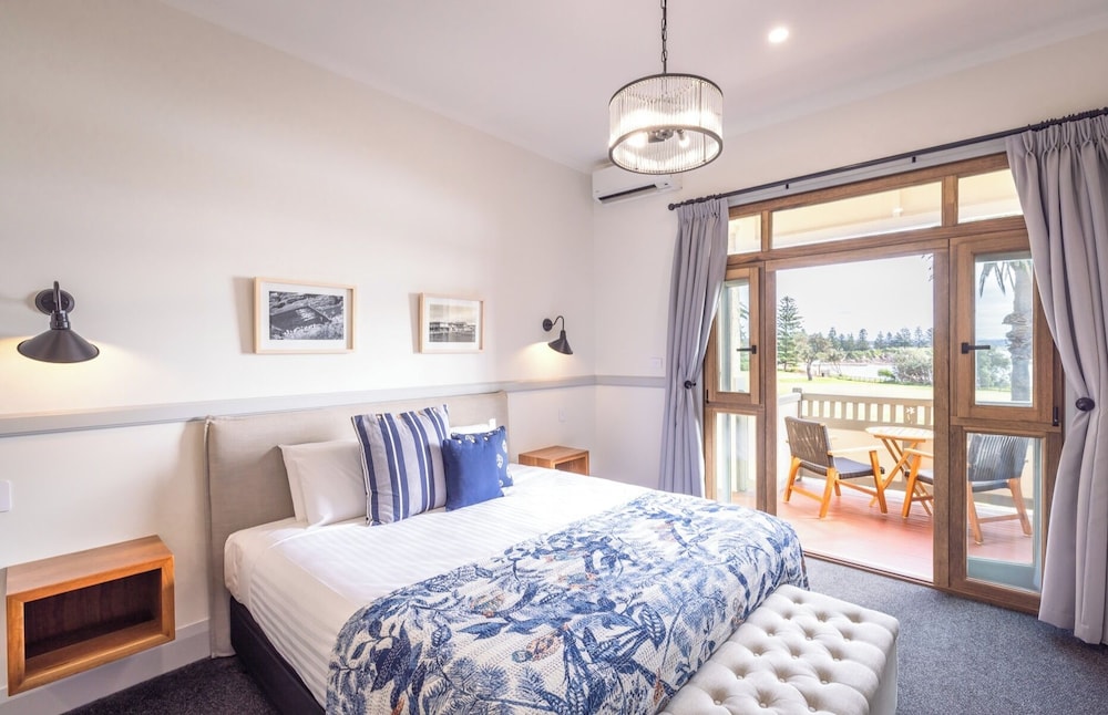 Bermagui Beach Hotel 8/50