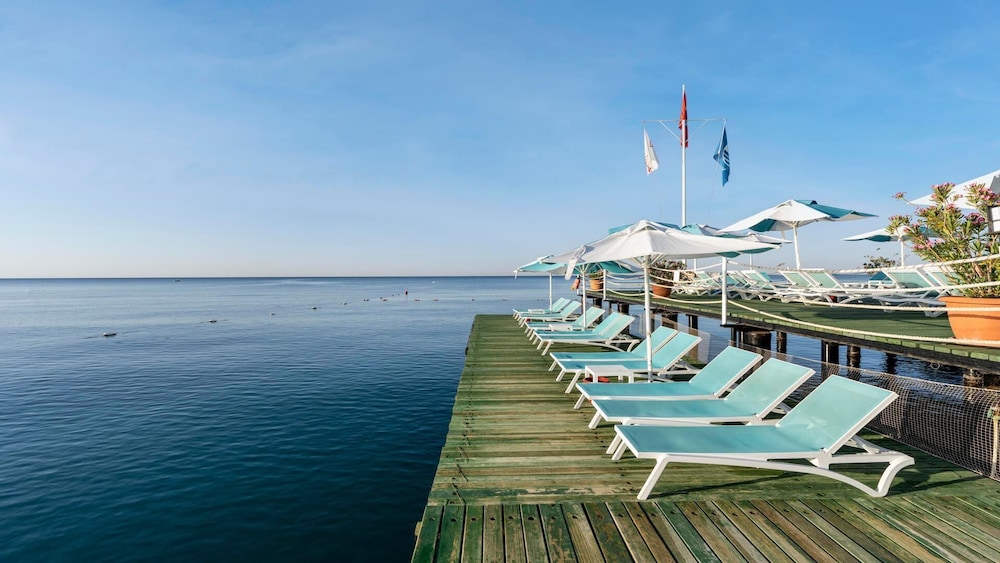 Limak Lara De Luxe Hotel and Resort 78/81