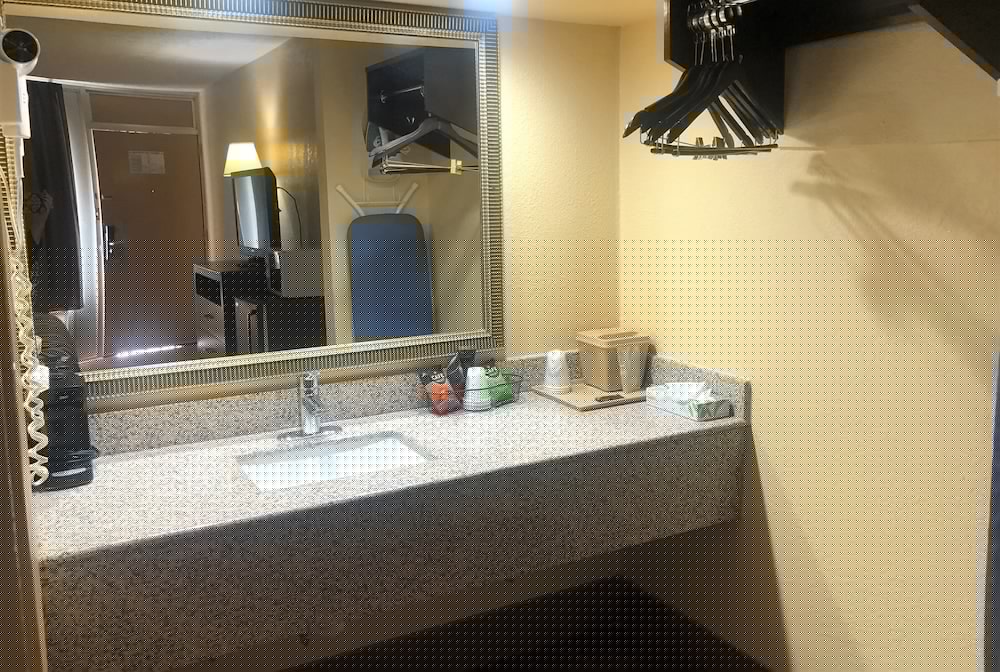 Red Roof Inn Berea 4/27