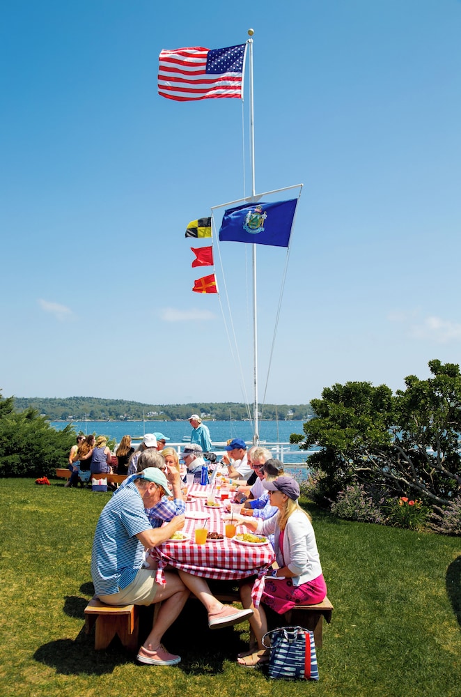 Linekin Bay Resort 70/76