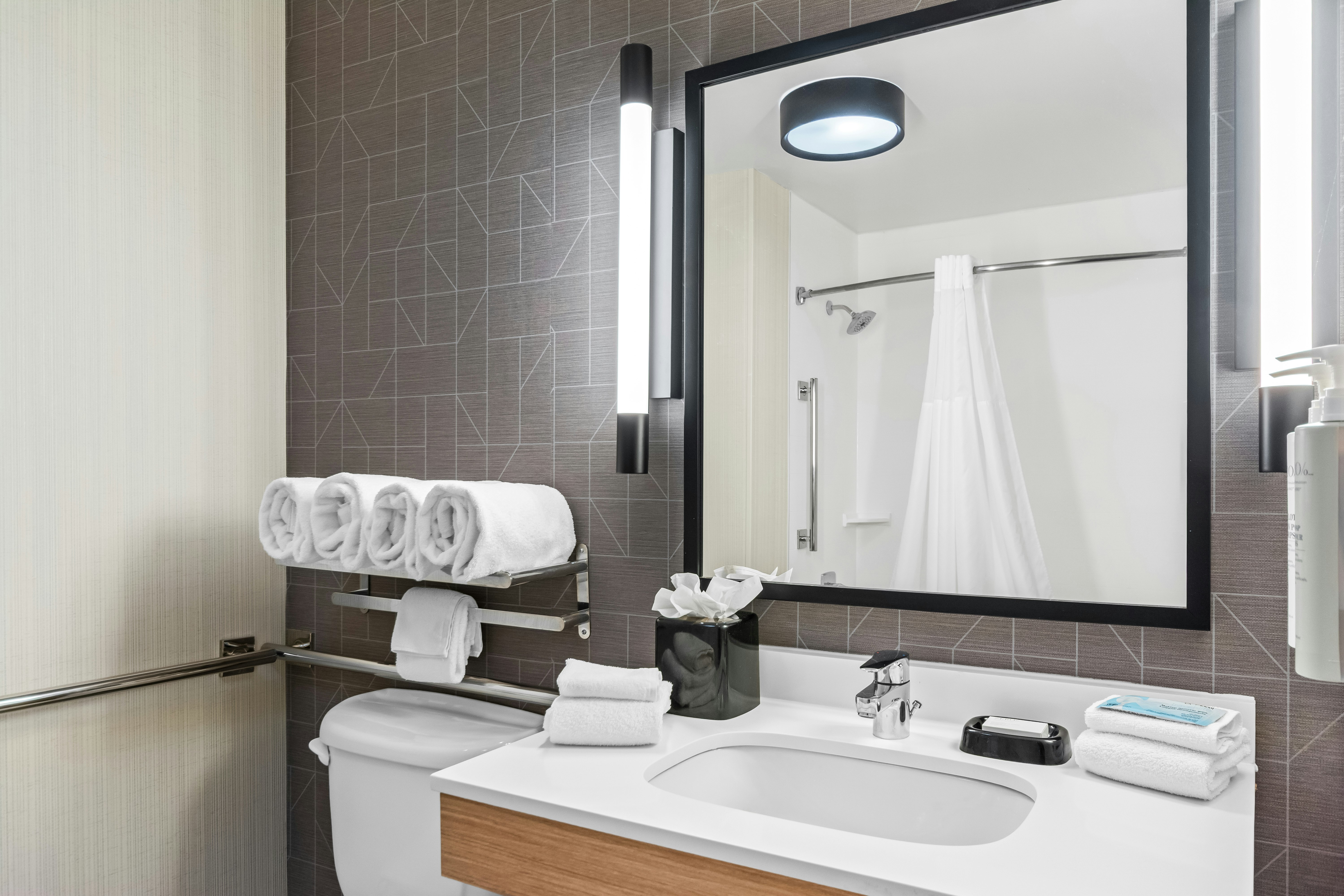Spark by Hilton Bardstown 48/49