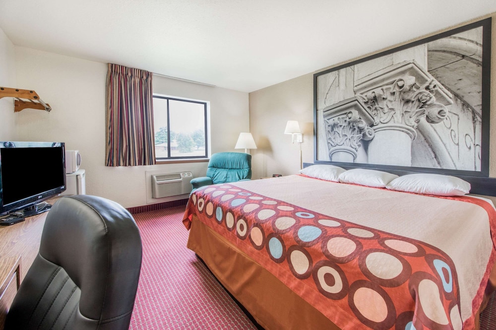 Super 8 by Wyndham Elizabethtown 23/61
