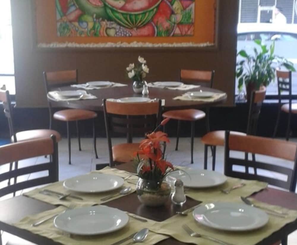 Hotel Napoles 34/40