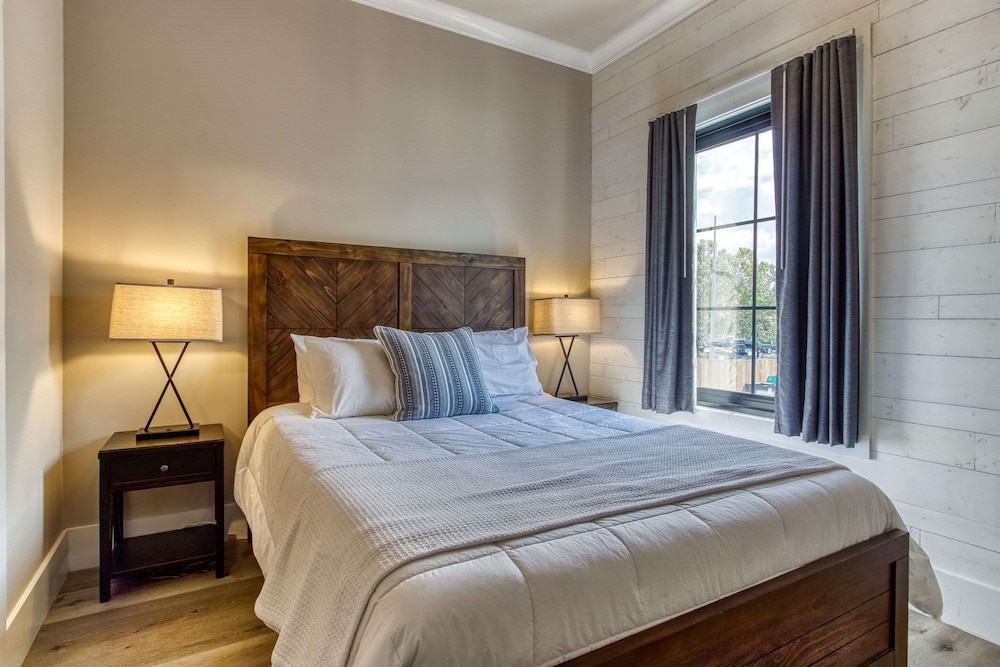 New Hotel Collection Smoky Mountains 17/50