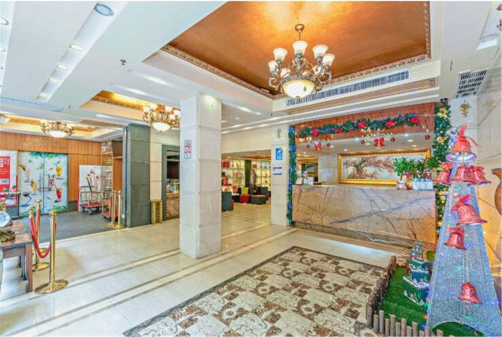 Royal Garden Hotel 5/39