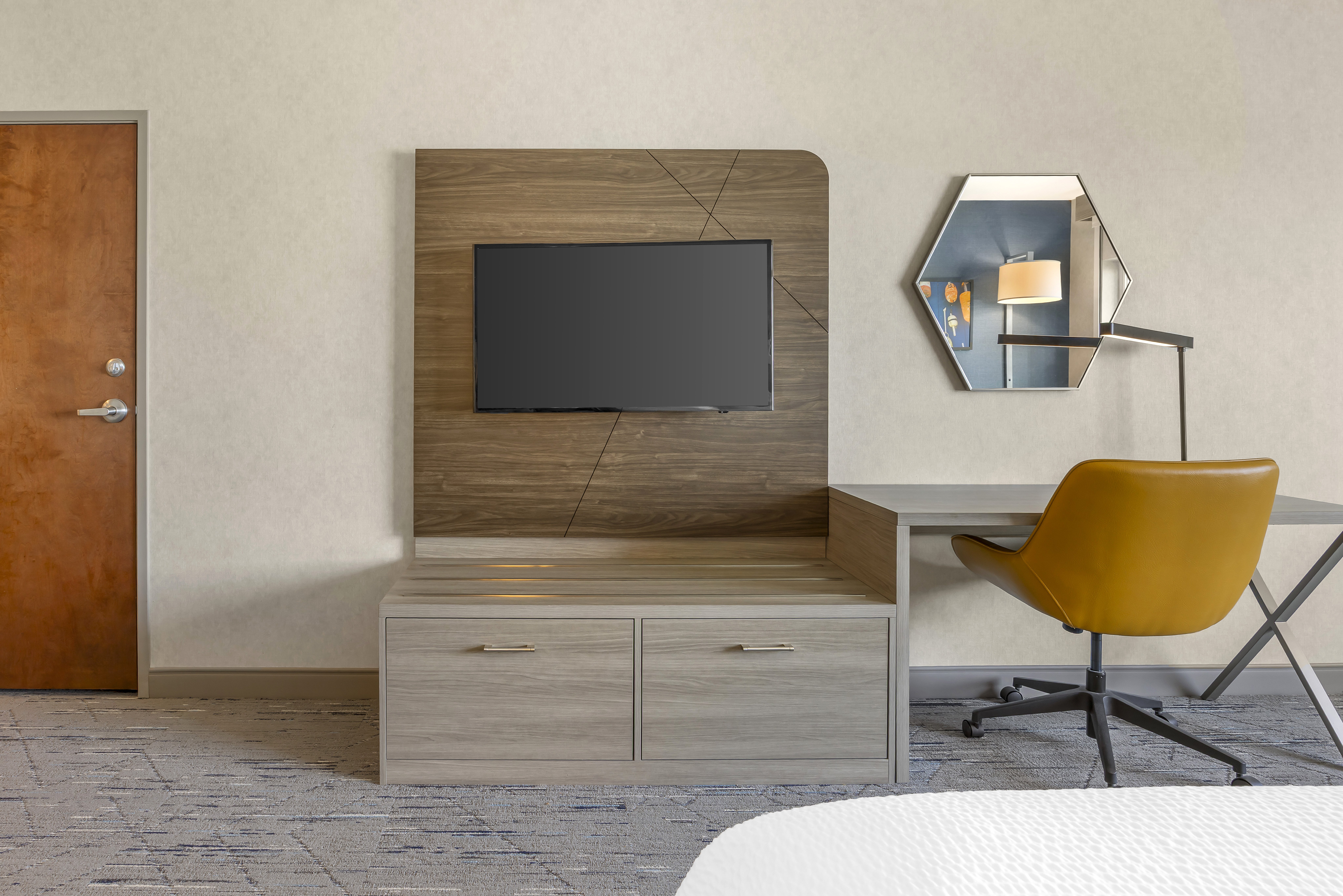Holiday Inn Express Hotel Suites Astoria 60/69