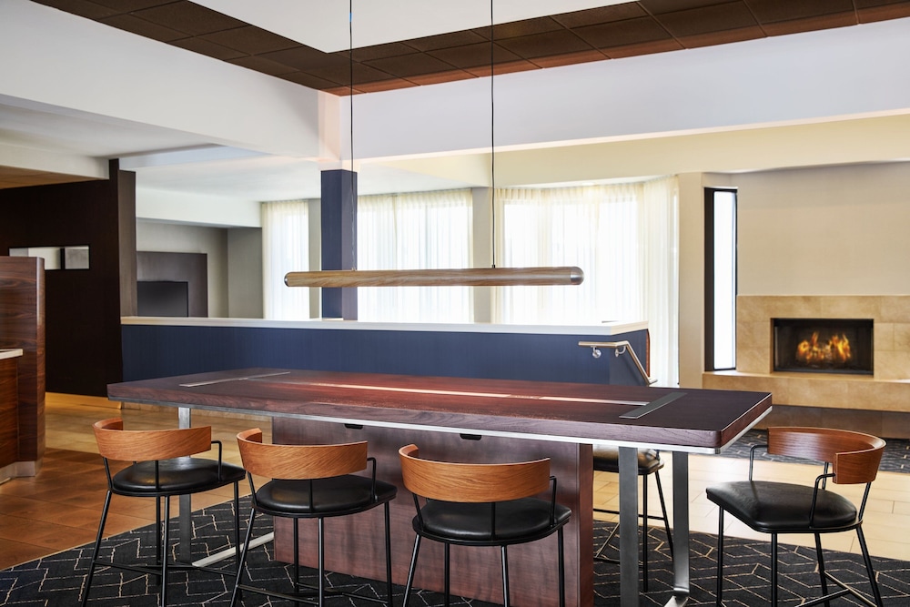 Courtyard by Marriott Kansas City Overland Park/Metcalf, South of College Boulevard 43/56