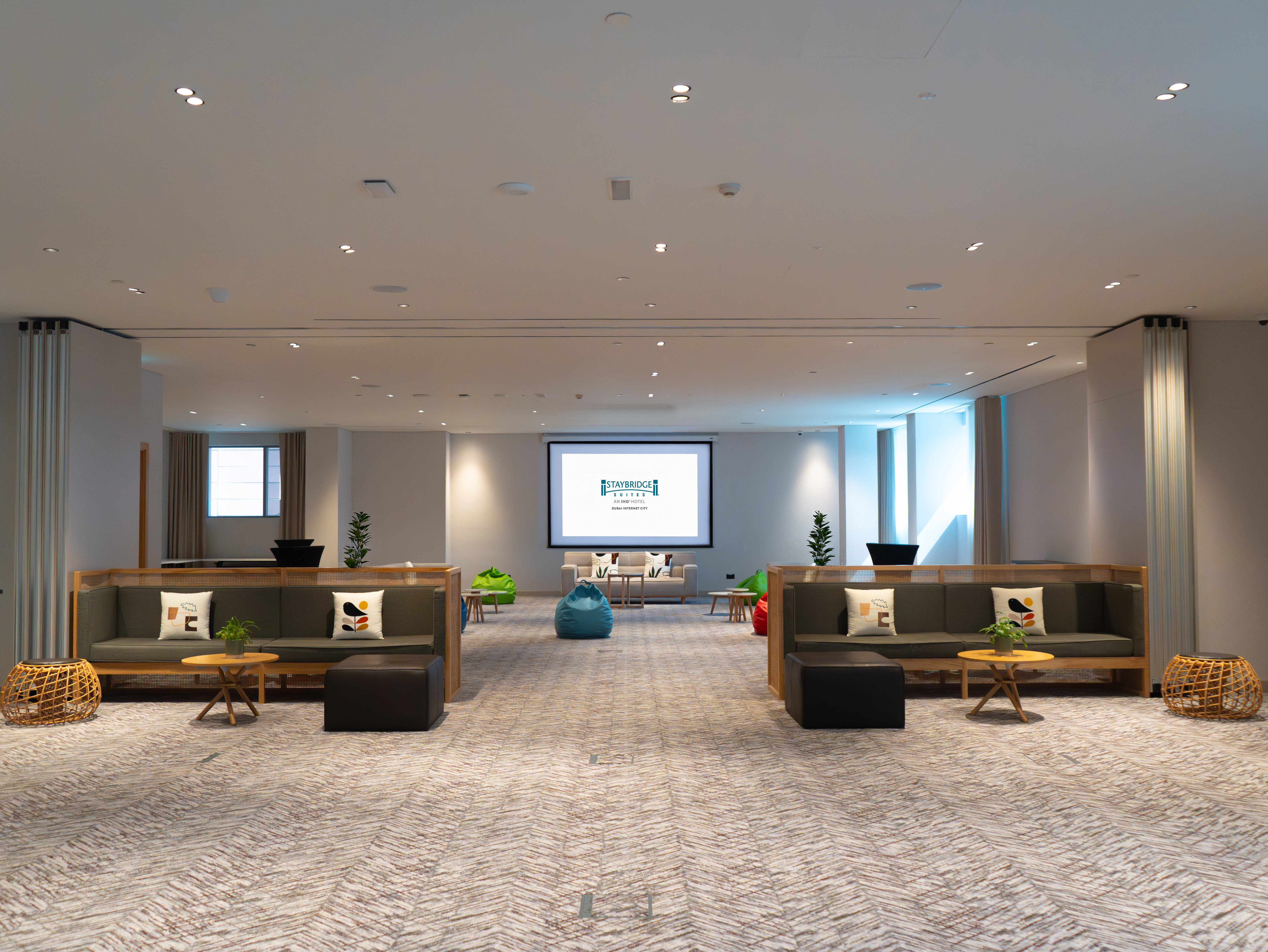 Staybridge Suites Dubai Internet City 28/60