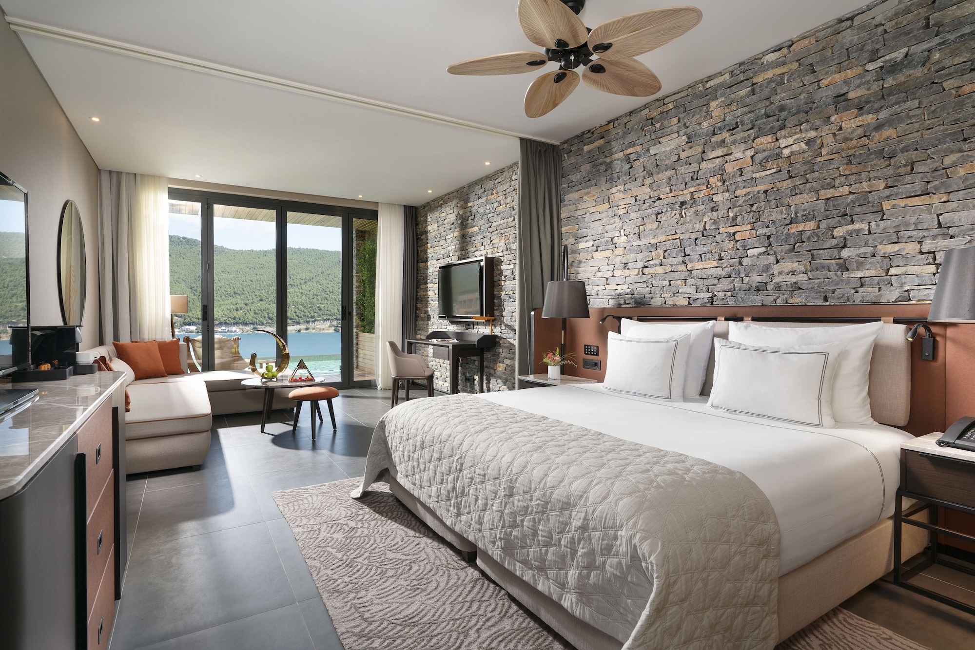Swim Up, Lagoon, Deluxe, King Bed, Partial Sea View