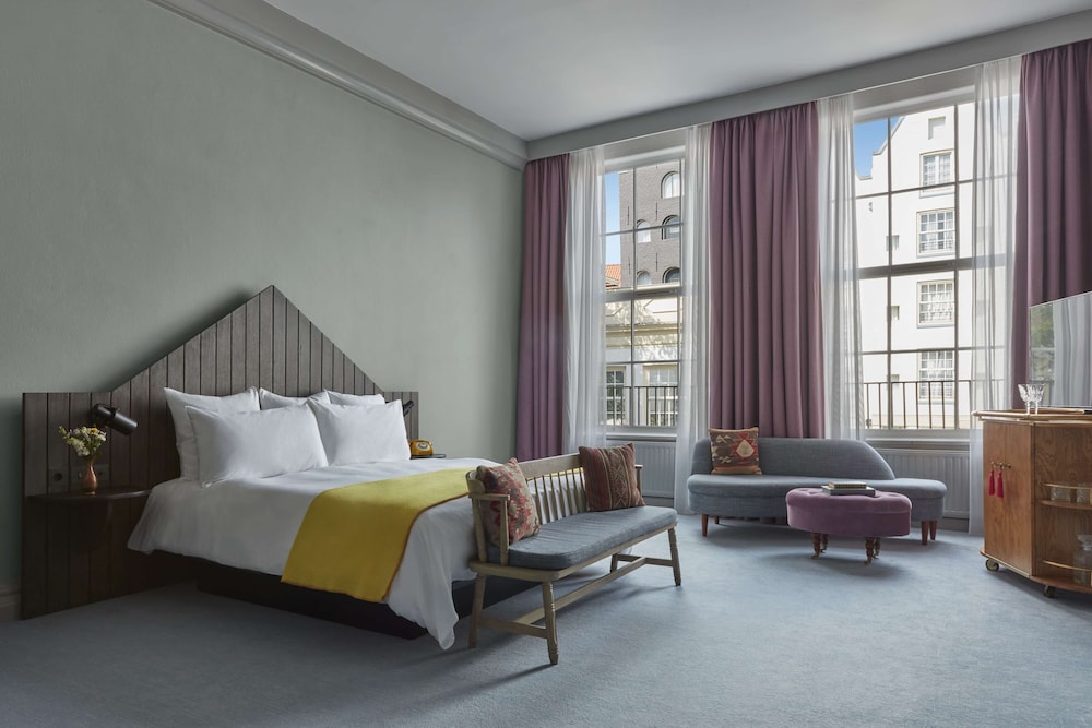 GENEROUS, DELUXE, KING BED