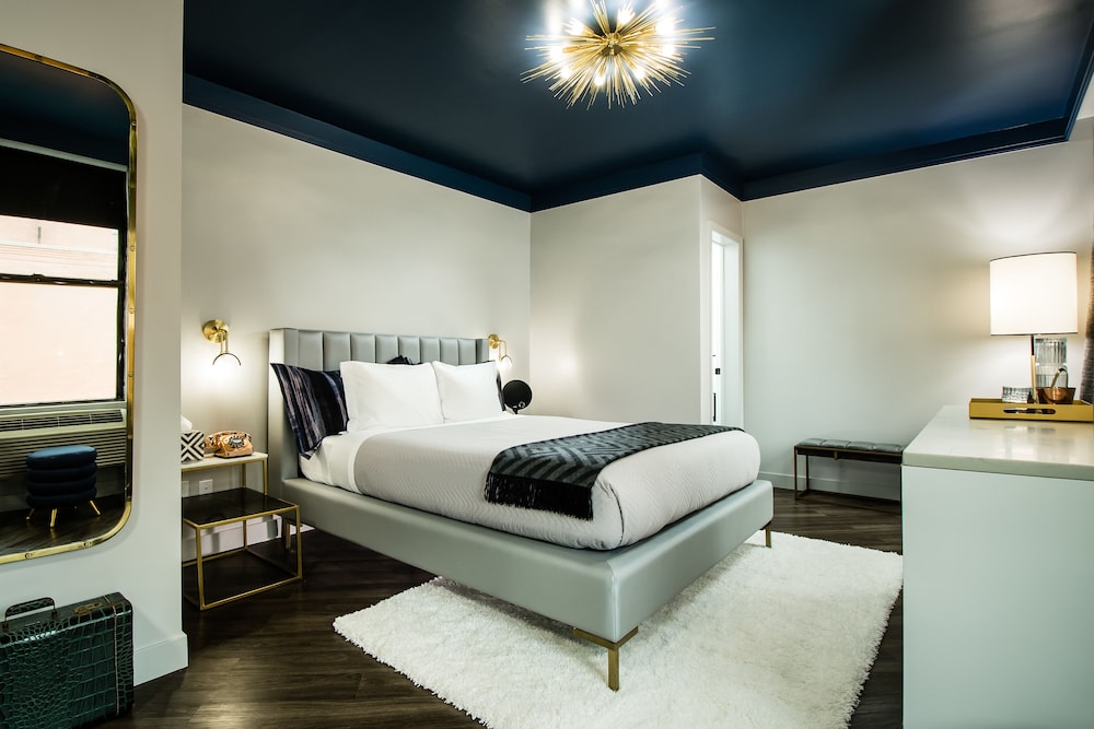 The Hotel @ New York City 4/18