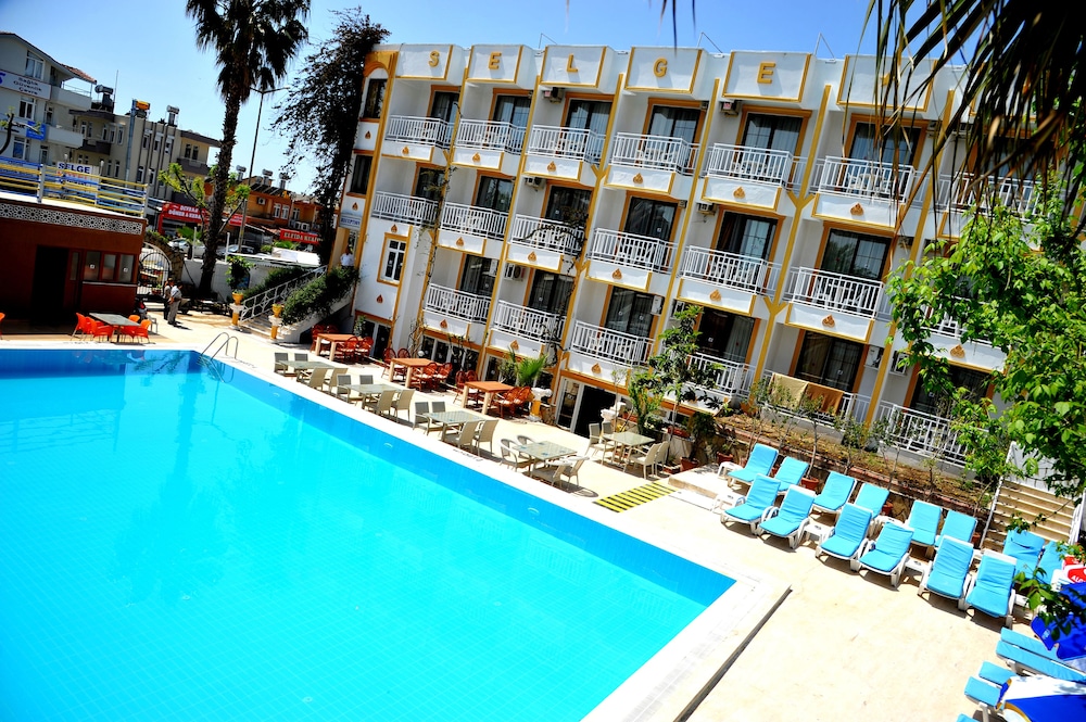 Selge Hotel 6/26