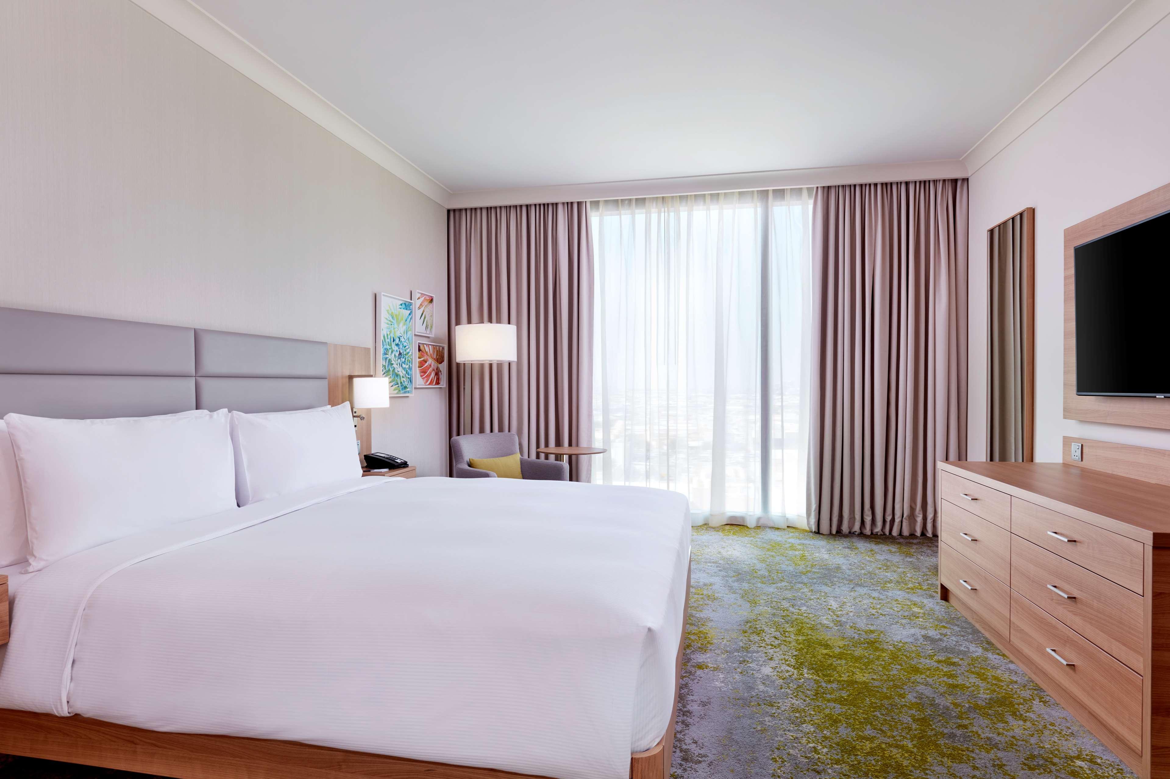 CONNECTING, FAMILY, SUITE