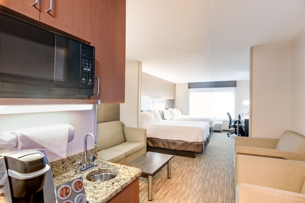 Holiday Inn Express Hotel & Suites Bethlehem 29/72
