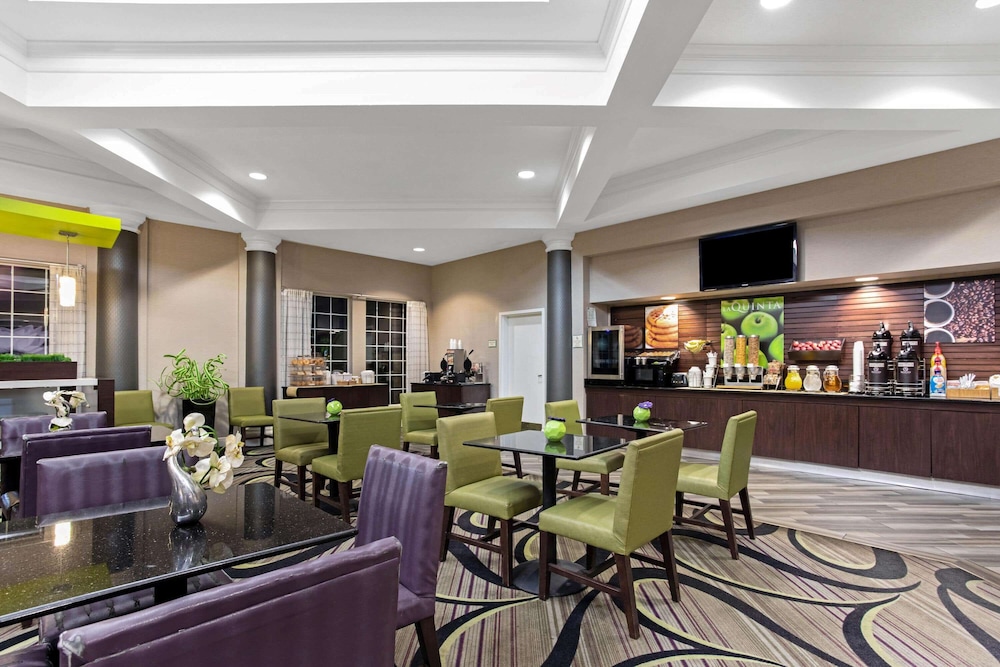 La Quinta Inn & Suites by Wyndham Birmingham Homewood 17/59