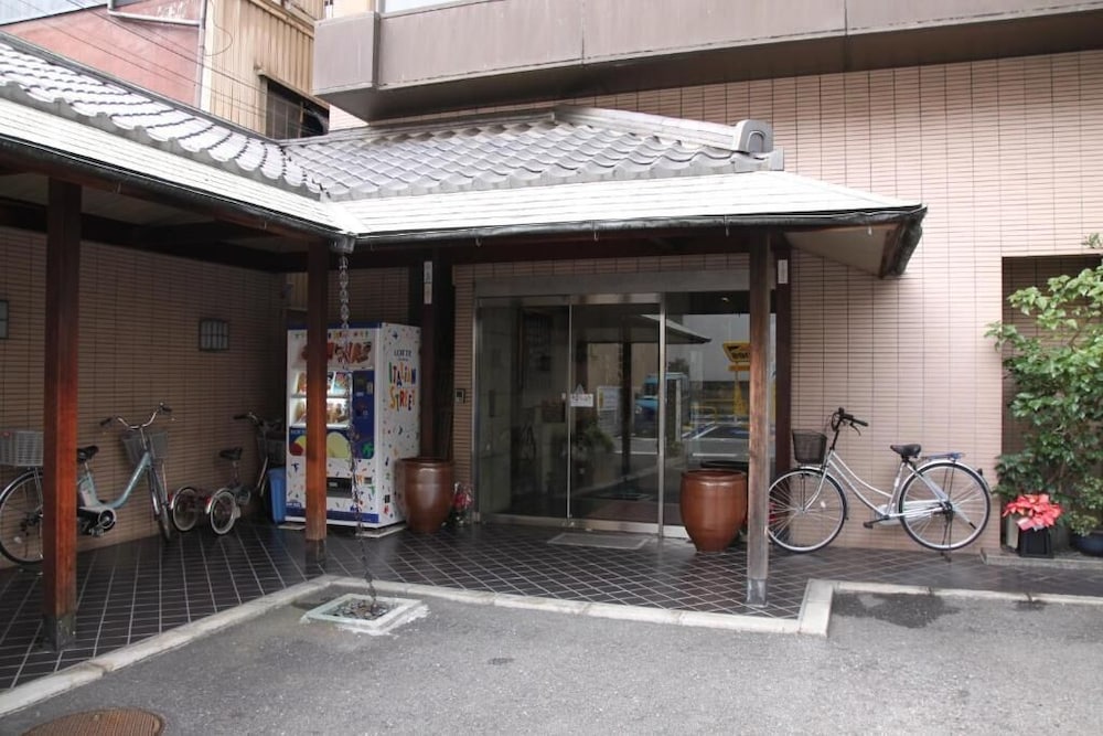 ホテル クラモト 写真1
