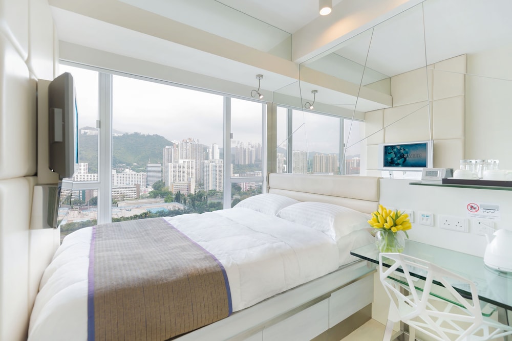 Regal Riverside Hotel 12/69