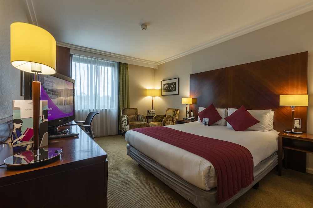 Crowne Plaza Birmingham Nec 25/77