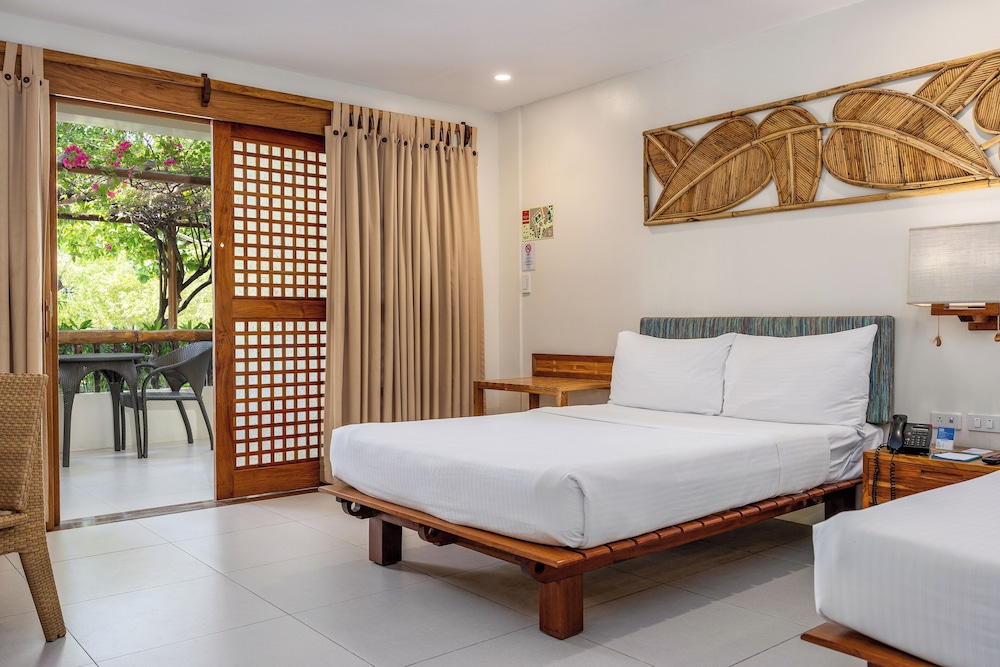 Bluewater Maribago Beach Resort 14/50