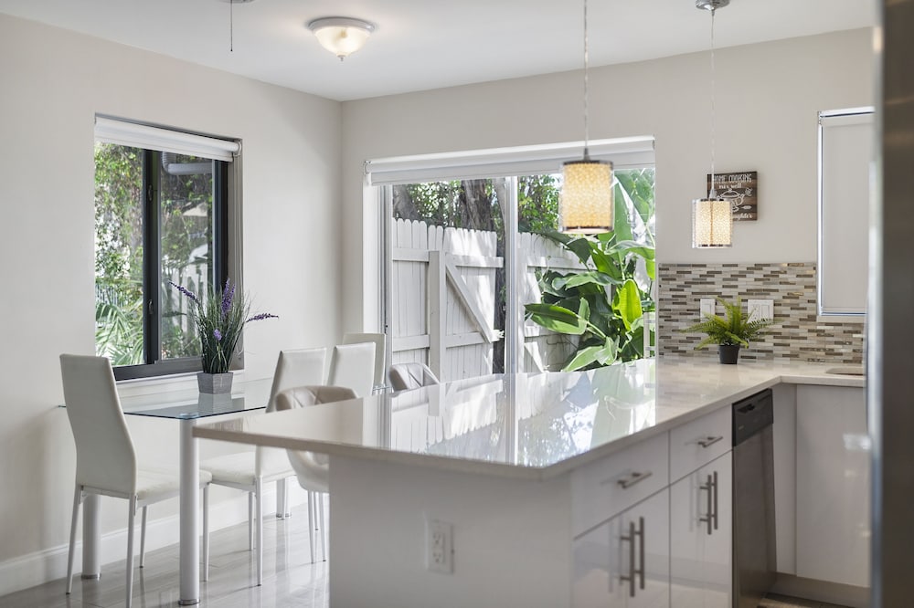 Alani Bay Deluxe Condos Fort Lauderdale 34/50