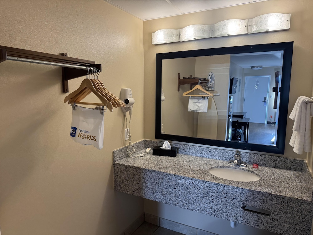 SureStay Studio by Best Western Gonzales 26/28