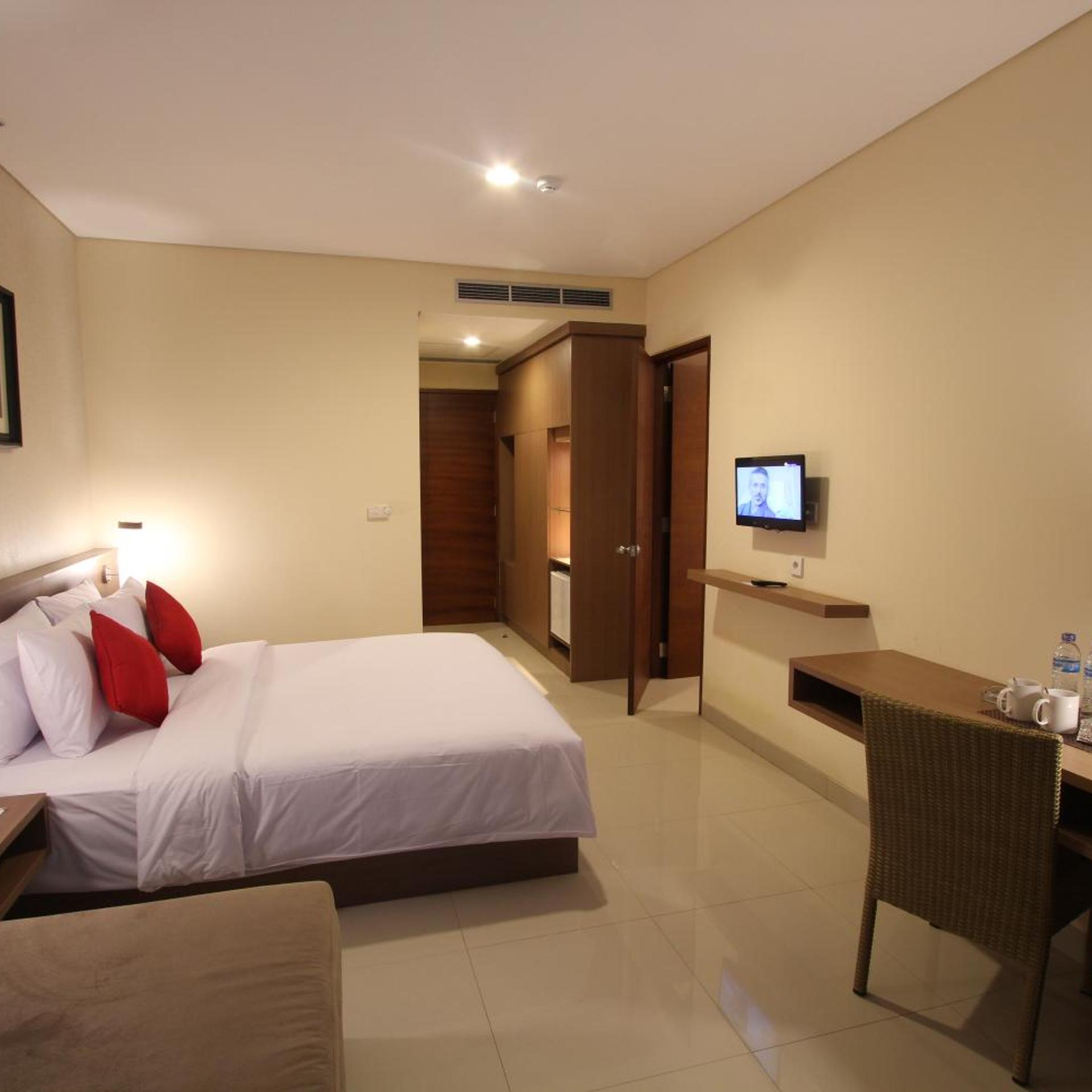 Deluxe, Double Bed, City View, High Floor