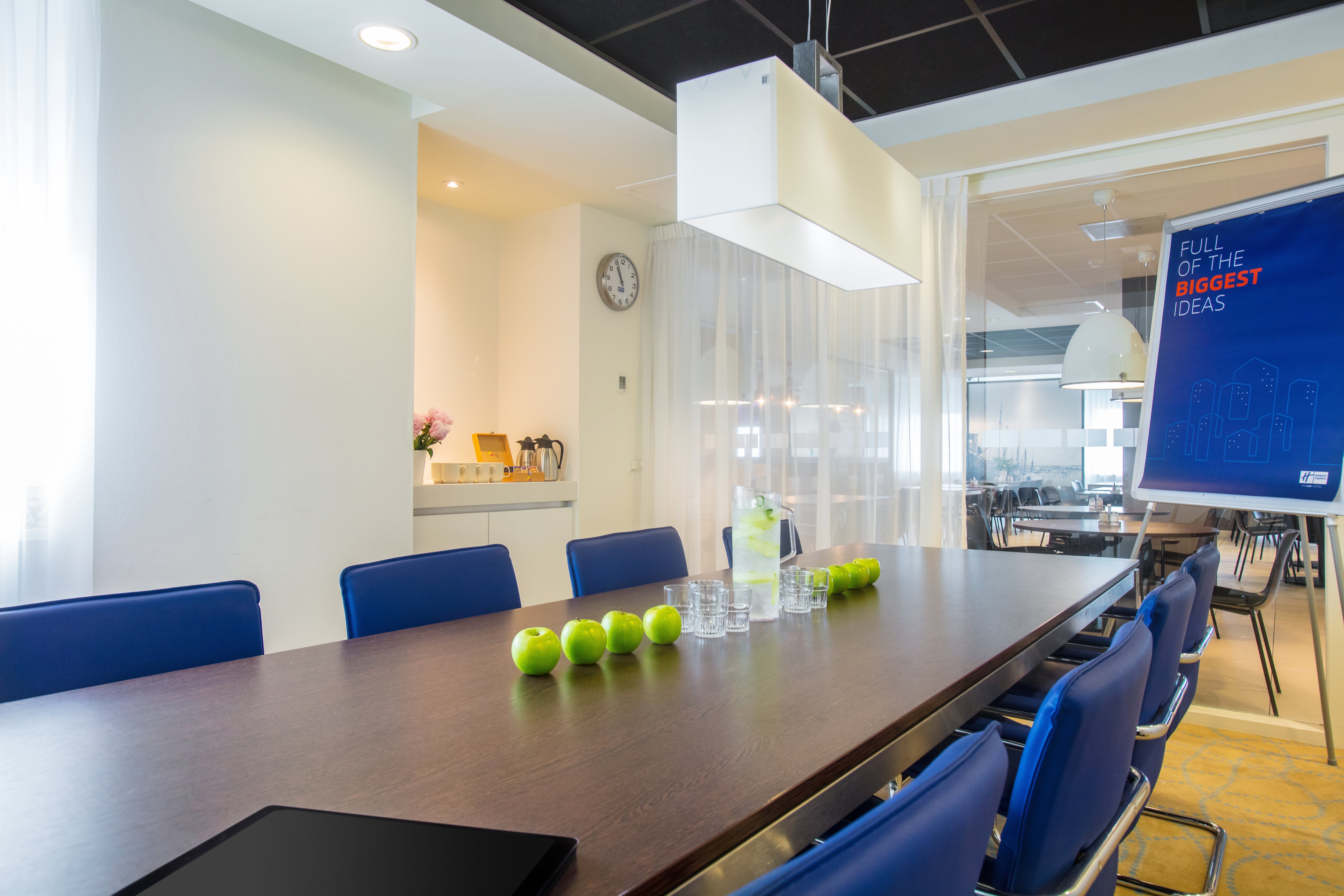 HOLIDAY INN EXPRESS ROTTERDAM - CENTRAL STATION 55/60