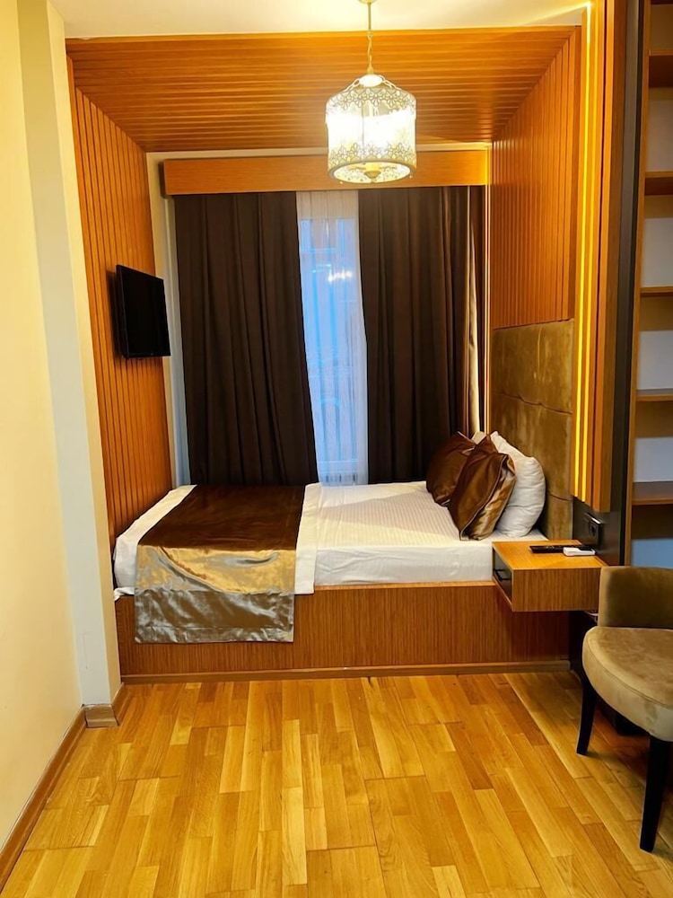Cetinkaya Suites 8/32