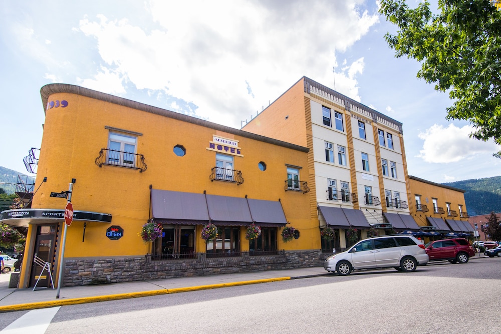 The Adventure Hotel 39/50
