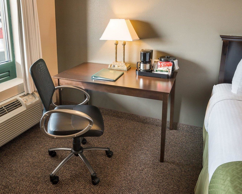 Quality Inn Ashland Lake Superior 41/49