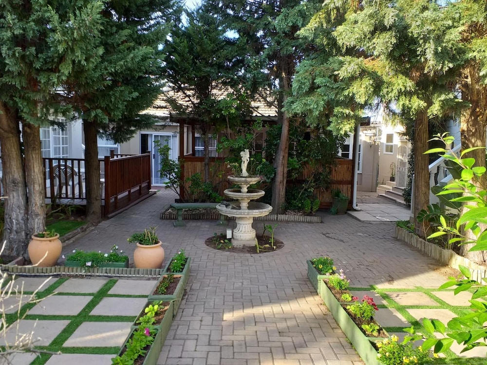 Heugh Road Guest House (Essential Service Acc) 24/24