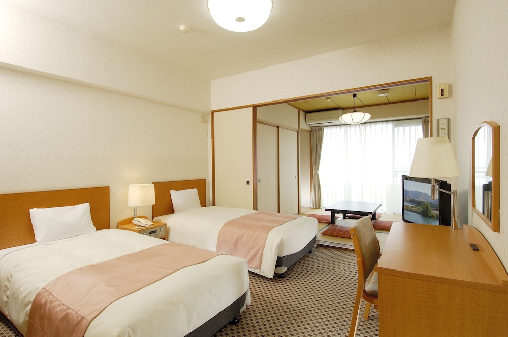 Wisterian Life Club Atami 2/30
