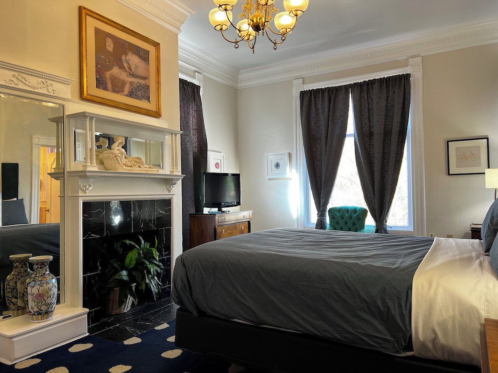 The Sterling Hotel 23/56