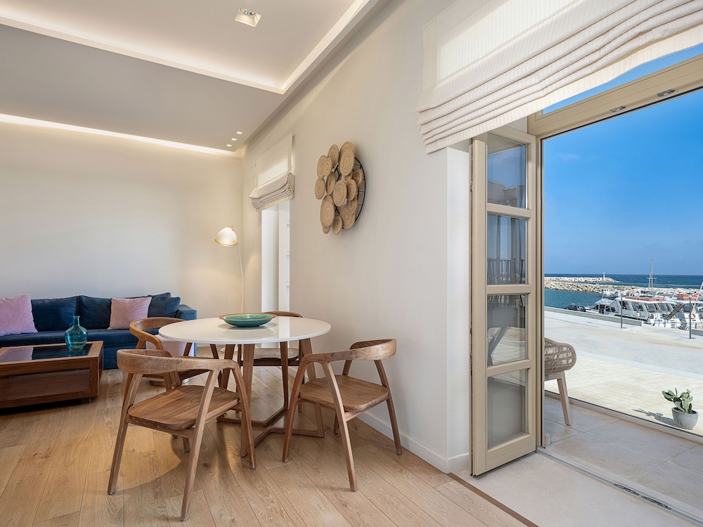 Avra Apartments Kolymbari Harbour 31/50