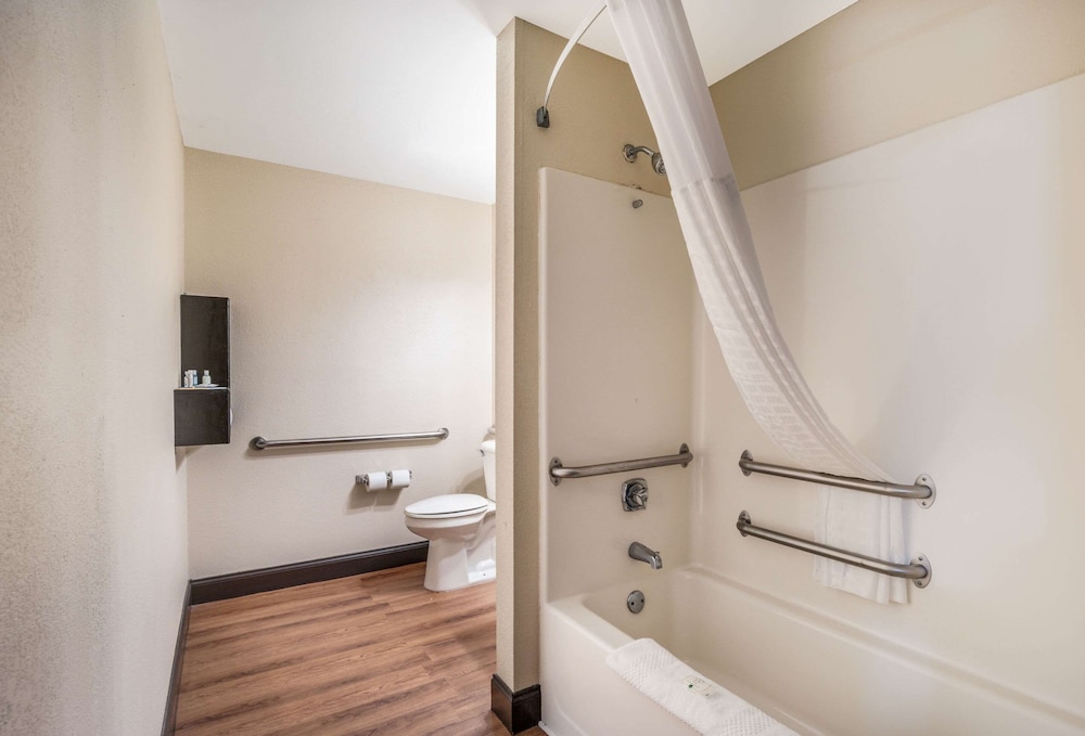 Quality Inn & Suites Augusta Fort Gordon Area 10/44