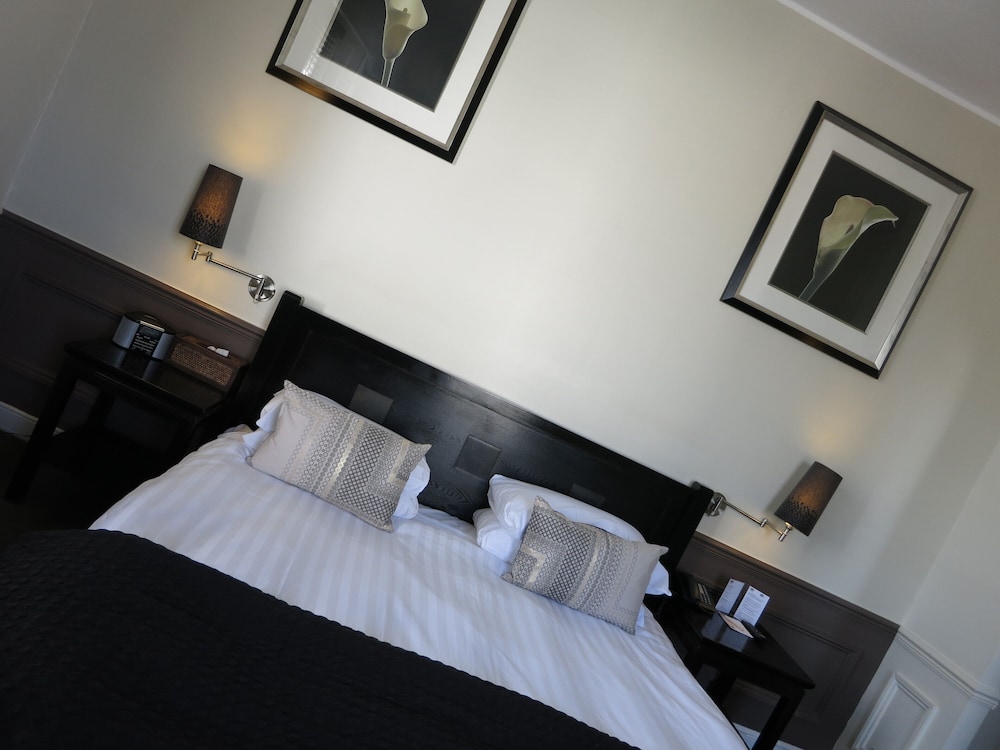 The Studley Hotel 2/50