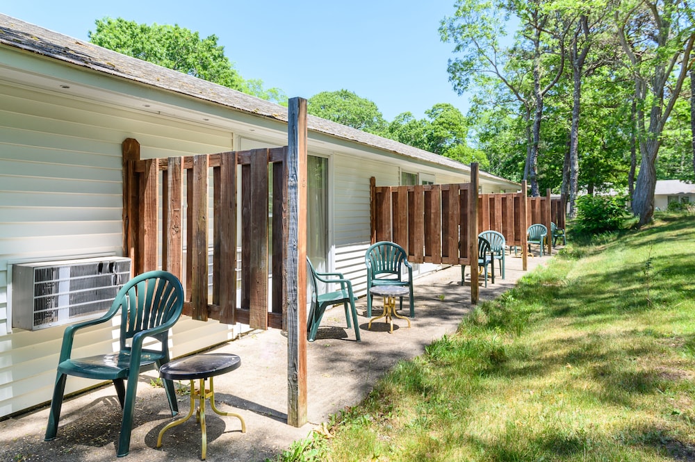 Blue Dolphin Inn 5/41