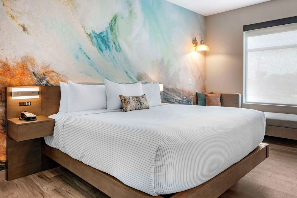 ROOM, KING BED, ACCESSIBLE