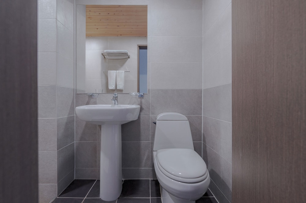 Jeonju YeongHwa Hotel 48/50