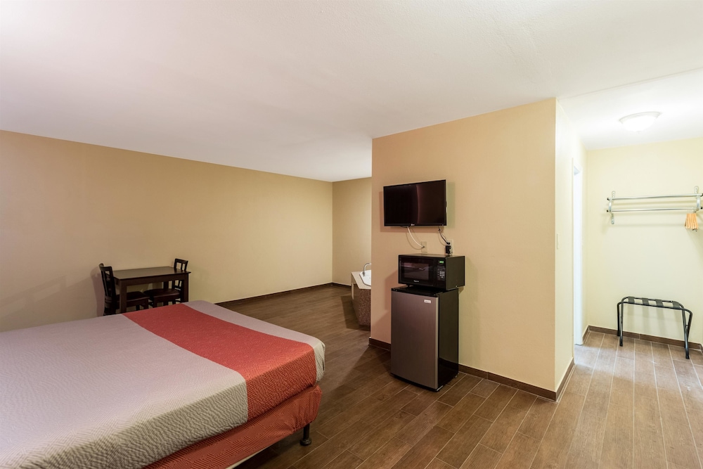 Motel6 Blythe, CA - South 12/71