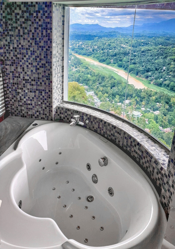 Mount Blue Kandy Hotel And Spa 37/63